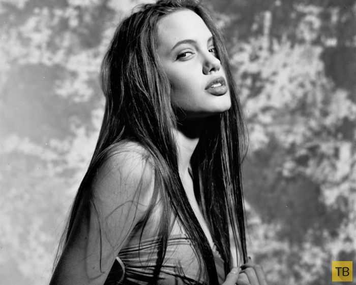 Факты о бурной молодости Анджелины Джоли (15 фото)